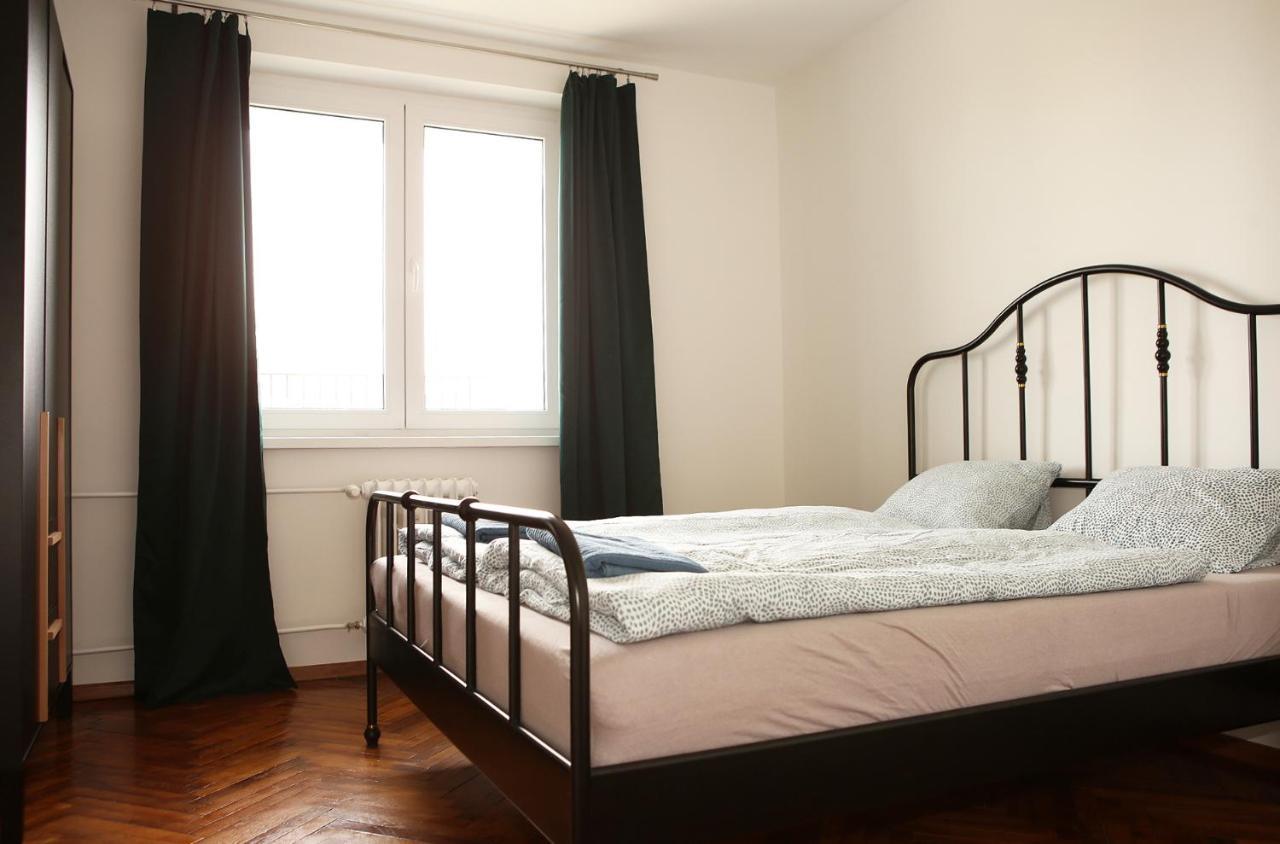 New Colorful Apartment With Big Balcony Bratislava Luaran gambar